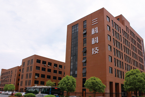 “在“工業(yè)4.0”的大環(huán)境下，國產(chǎn)品牌要如何與國外品牌競爭？”